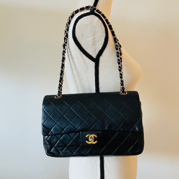Chanel Classic Double Flap Black Lambskin Bag Vintage - Picture 2 of 16